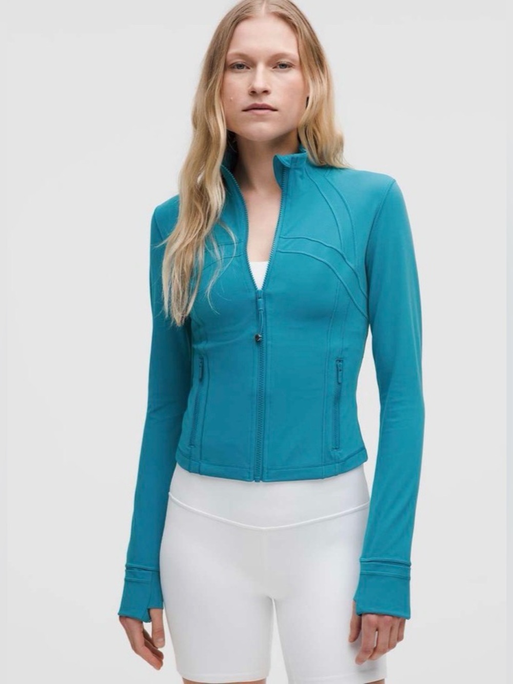 🌺 Lululemon Define Cropped Jacket *Nulu
Hawaiian Blue